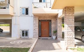 Koropi 3 Bedroom Luxurious Apartment 5 Pers- Angel House